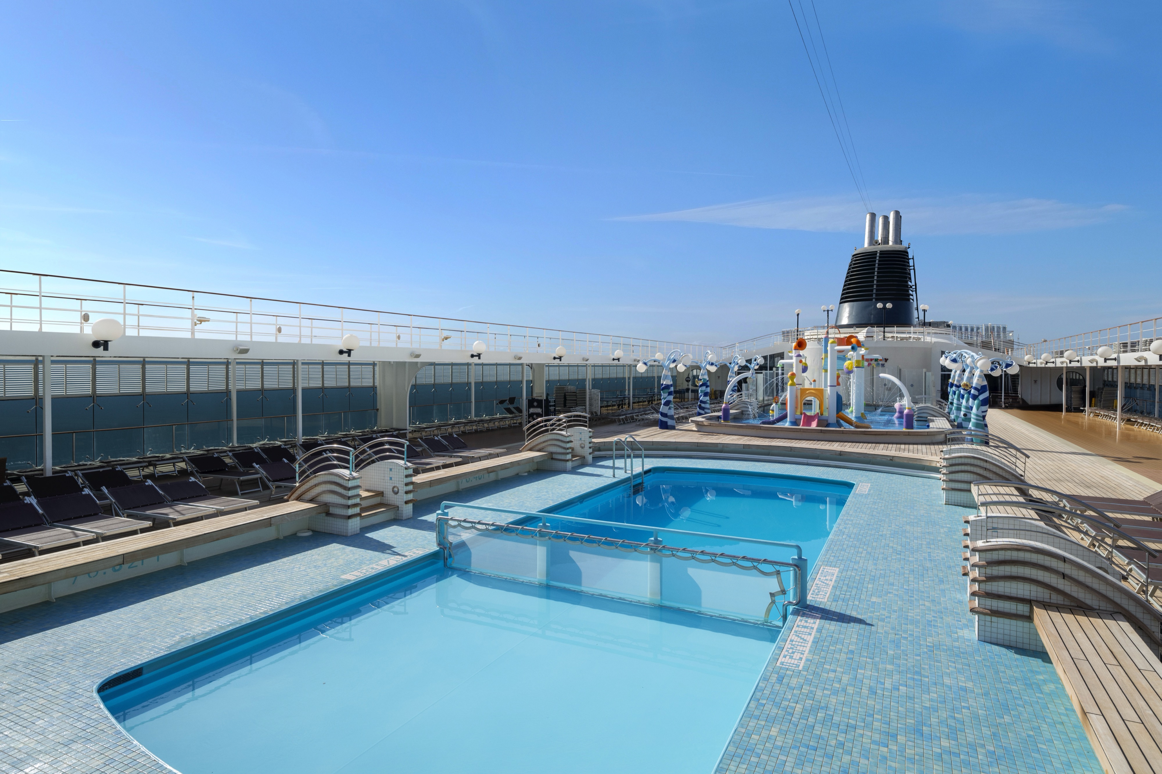 MSC Lirica - Swimming Pools